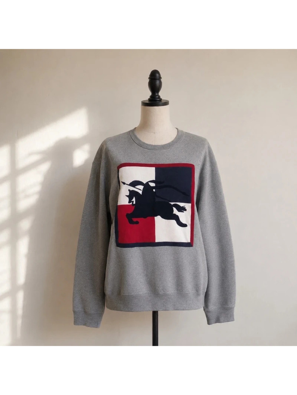 Burberry London Equestrian Knight Graphic Sweatshirt Gray Cotton Size L